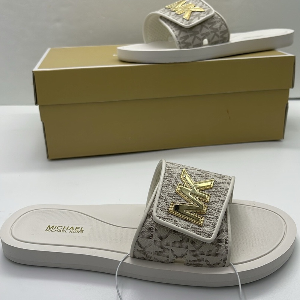 MICHAEL KORS Palmer Signature Logo Slide Sanda
Vanilla 
NWT - Picture 3 of 16